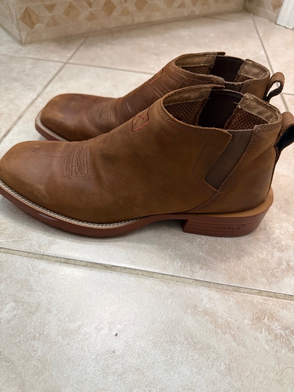 Twisted X Men's Brown Leather Chukka Boots - Picture 5 of 9